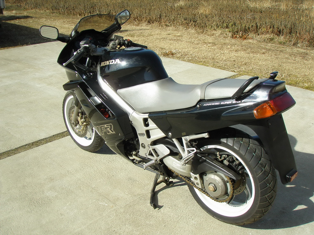 Купить мотоцикл Honda VFR750-2 1990 фото 9